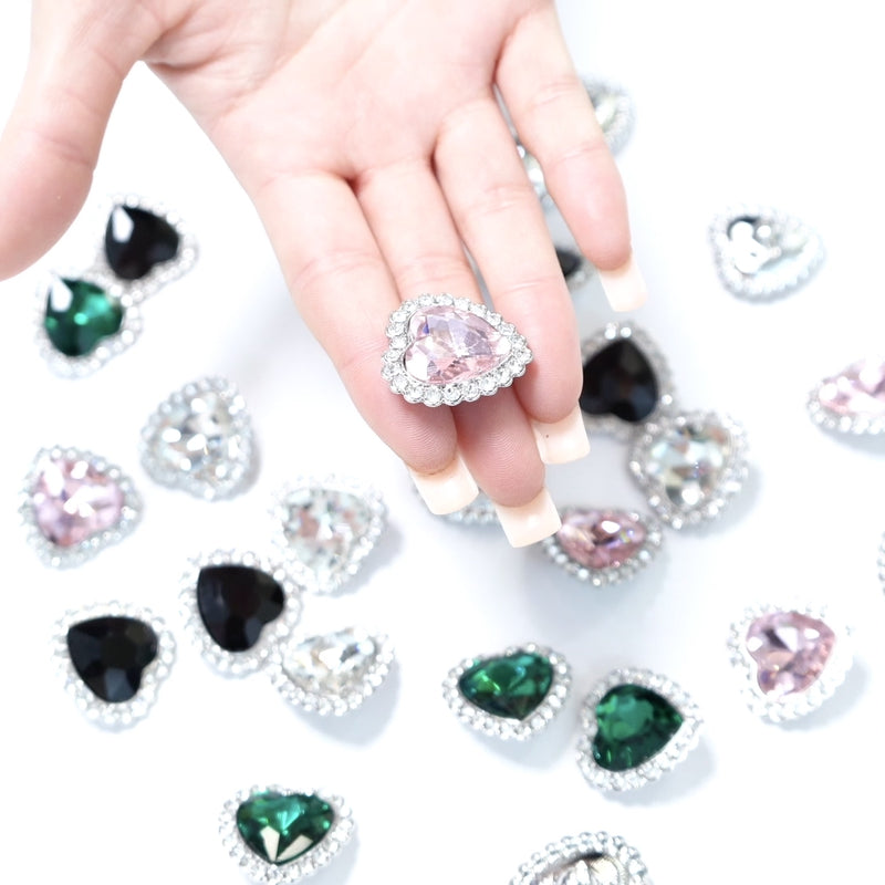 Rhinestone Heart Button 24.87mm x 26.06mm 204-04