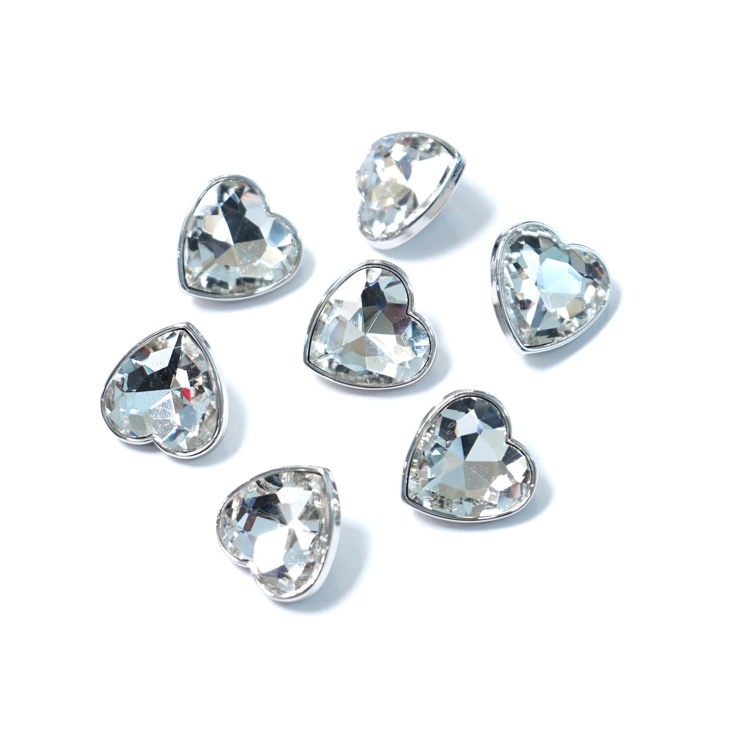 Rhinestone Heart Button 20.31mm x 20.27mm 204-03