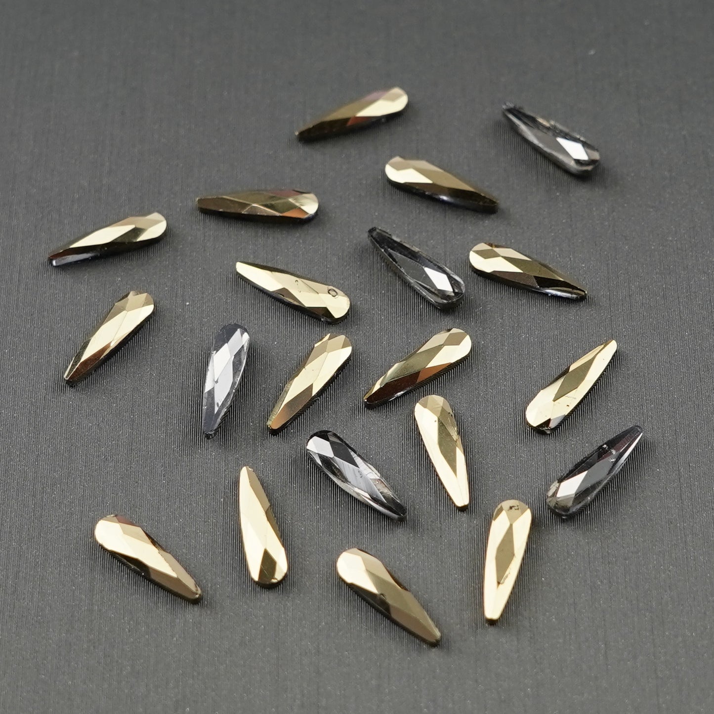 Rain Drop Shape Rhinestone 2x6mm NON Hot-fix Mini Bag 2538