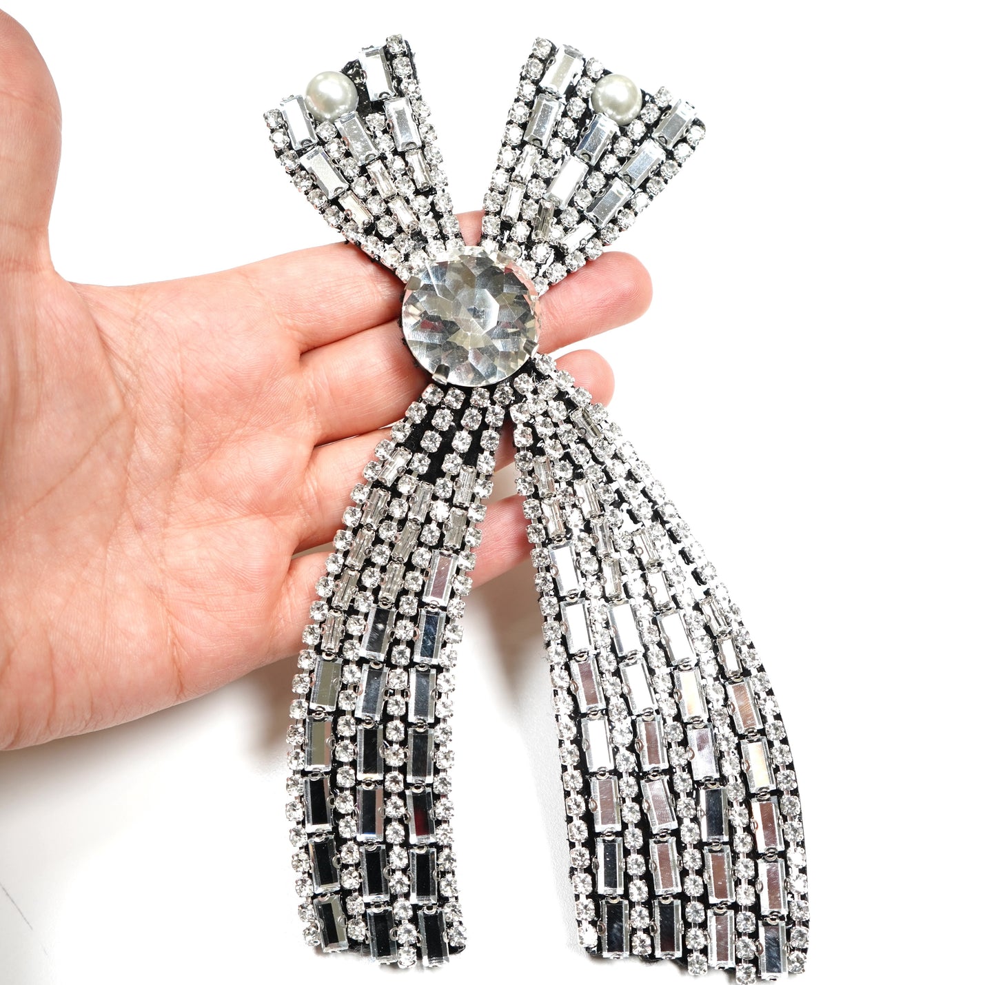 Rhinestones Bow sew on 2405